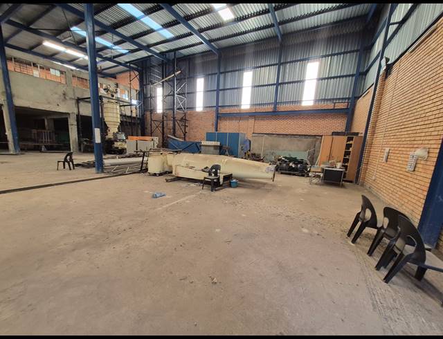 1,200M² WAREHOUSE FOR SALE IN DENVER